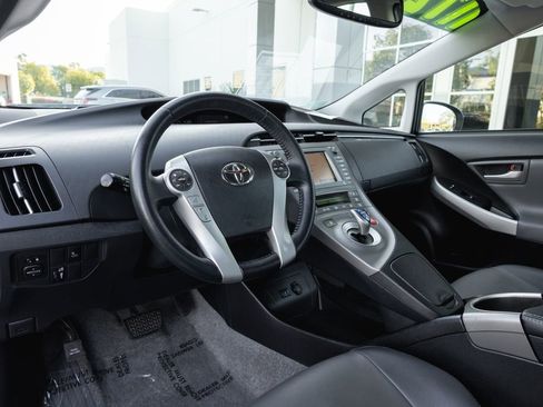 Used 2013 Toyota Prius Four w/ Deluxe Solar Roof Pkg image 10