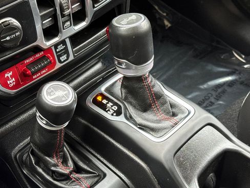 Used 2021 Jeep Wrangler Unlimited Rubicon AWD/4WD image 21