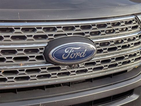 Used 2020 Ford Explorer Limited image 4