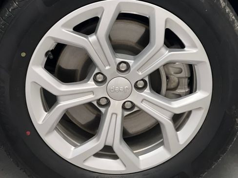 Used 2024 Jeep Compass Latitude AWD/4WD image 62