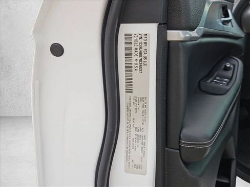 Used 2024 Jeep Grand Cherokee Limited AWD/4WD image 25