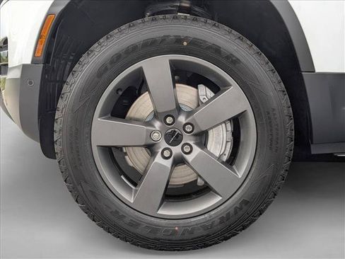 New 2026 Land Rover Defender 110 S AWD/4WD image 10