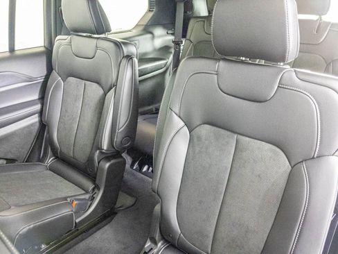 New 2025 Jeep Grand Cherokee L Altitude image 27