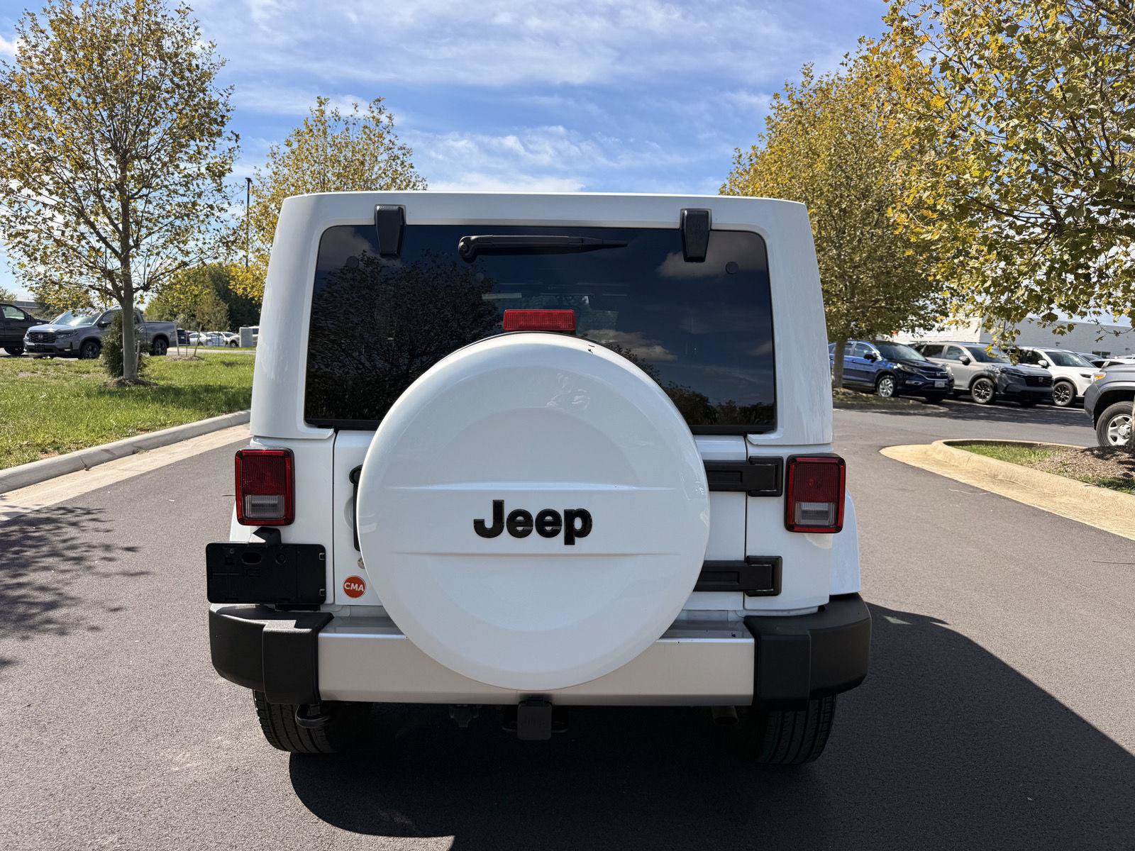 Used 2018 Jeep Wrangler Unlimited Sahara w/ Connectivity Group AWD/4WD image 6