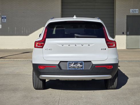 Certified 2025 Volvo XC40 B5 Core w/ Protection Package Premier image 8