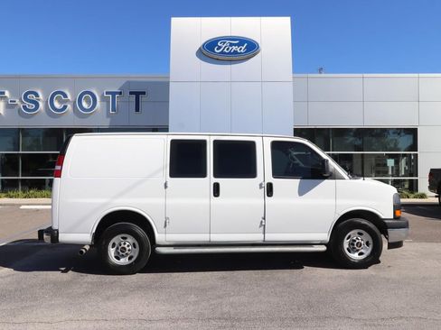 Used 2024 GMC Savana 2500 w/ Driver Convenience Package image 17