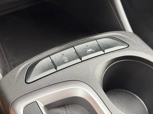Used 2024 Buick Envista Preferred w/ Advanced Safety Package FWD image 24