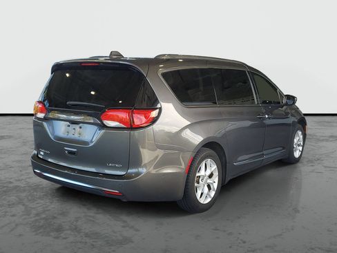 Used 2020 Chrysler Pacifica Limited w/ Advanced Safetytec Group FWD image 2