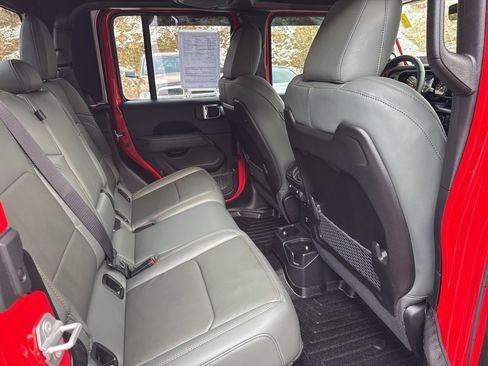Used 2025 Jeep Gladiator Mojave image 13
