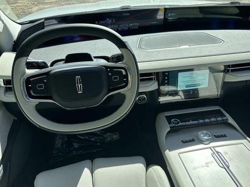 New 2025 Lincoln Navigator Reserve image 32