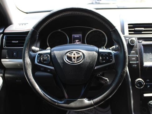 Used 2016 Toyota Camry SE FWD image 18