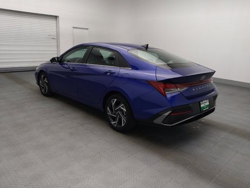 Used 2025 Hyundai Elantra SEL FWD image 3