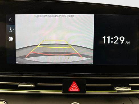 Used 2025 Hyundai Elantra SEL FWD image 10