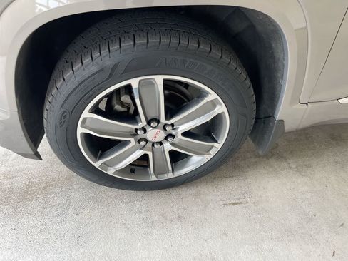Used 2019 GMC Acadia Denali w/ GMC Pro Grade Package AWD/4WD image 10