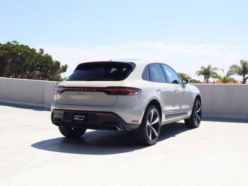 Certified 2026 Porsche Macan AWD/4WD image 9