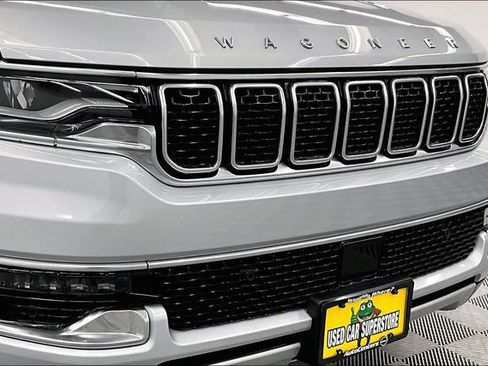 Used 2022 Jeep Wagoneer Series II AWD/4WD image 35