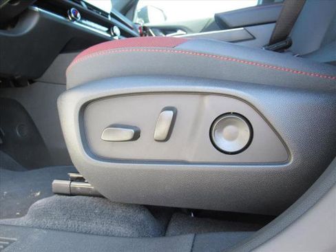 New 2026 Chevrolet Equinox RS image 17