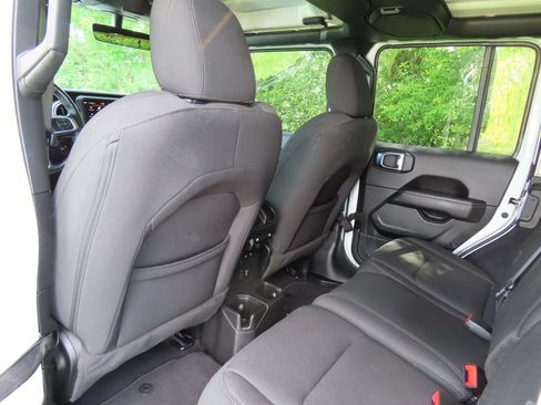 Used 2023 Jeep Wrangler Unlimited Sahara w/ Cold Weather Group AWD/4WD image 26