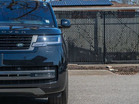 Used 2023 Land Rover Range Rover Long Wheelbase SE AWD/4WD image 5