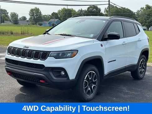 Used 2024 Jeep Compass Trailhawk AWD/4WD image 4