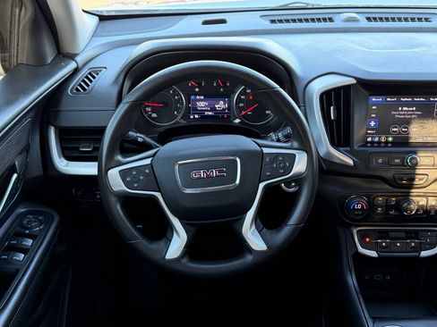 Used 2022 GMC Terrain SLE w/ Driver Convenience Package FWD image 12