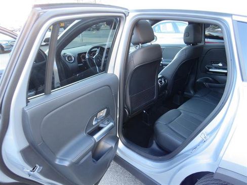 Used 2025 Mercedes-Benz GLA 250 4MATIC image 27