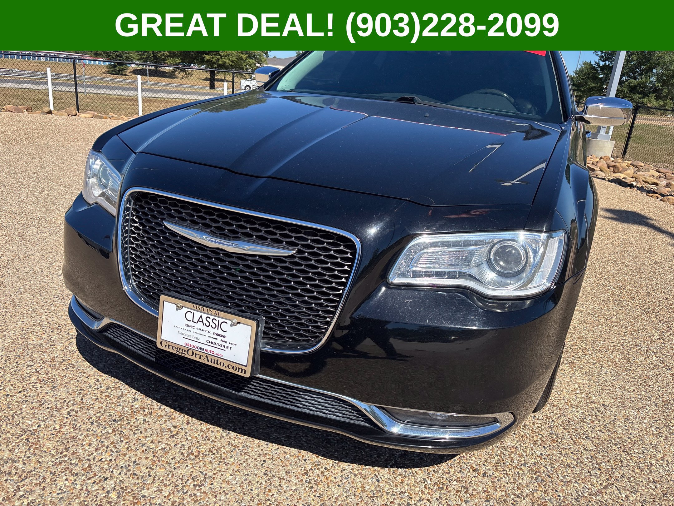 Used 2016 Chrysler 300 C RWD image 3