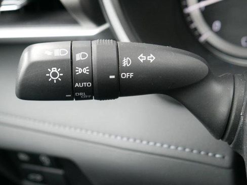 Used 2024 Toyota Highlander XLE image 27