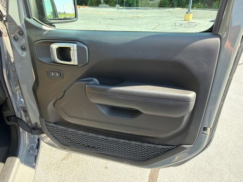 Used 2022 Jeep Wrangler Unlimited Sport AWD/4WD image 28