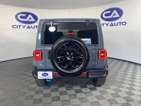 Used 2024 Jeep Wrangler Unlimited Sahara w/ Dual Top Group AWD/4WD image 4