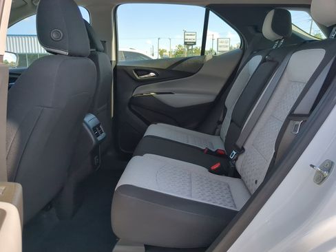 Used 2023 Chevrolet Equinox LS FWD image 14