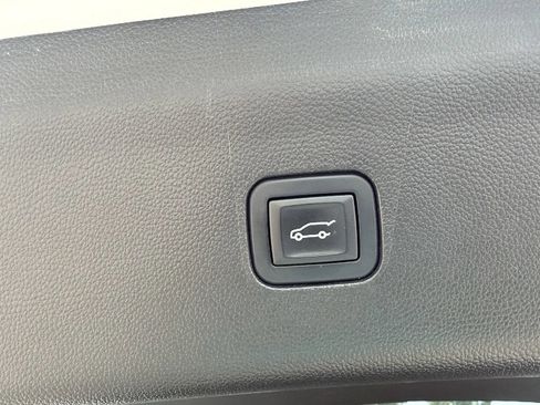Used 2019 Buick Enclave Avenir FWD image 15