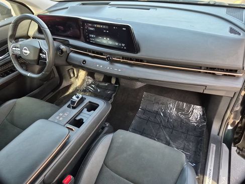 Used 2024 Nissan Ariya AWD image 18