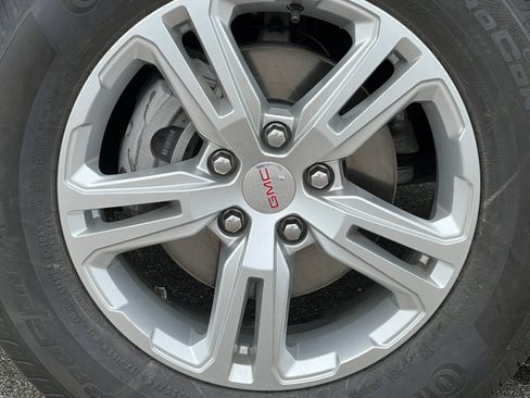Used 2024 GMC Terrain SLE AWD/4WD image 6