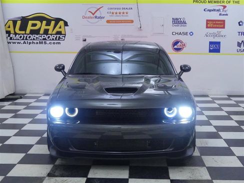 Used 2015 Dodge Challenger SRT Hellcat image 2