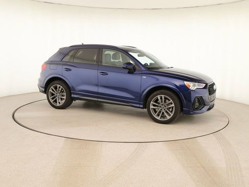 Certified 2025 Audi Q3 2.0T Premium w/ Convenience Package image 9