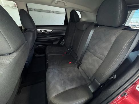 Used 2016 Nissan Rogue S AWD/4WD image 22