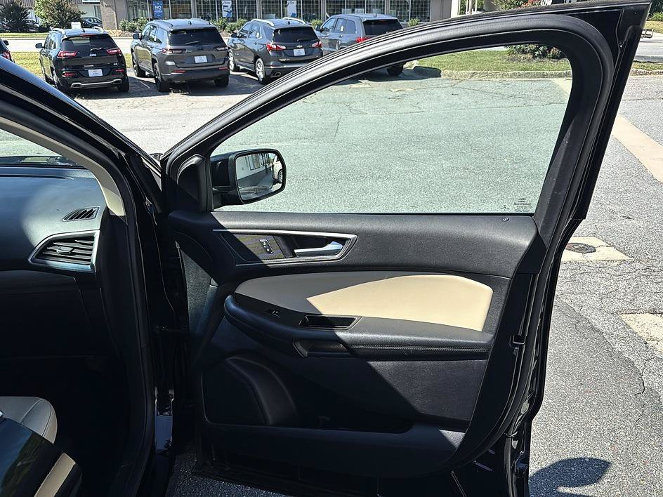 Used 2019 Ford Edge SEL w/ Equipment Group 201A AWD/4WD image 29