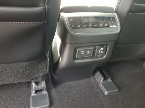 New 2026 Nissan Pathfinder Platinum image 28