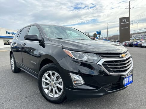 Used 2020 Chevrolet Equinox LT image 2