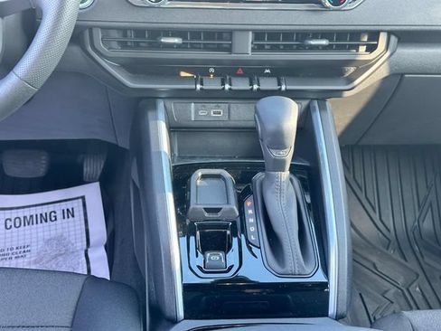 Used 2025 Chevrolet Colorado W/T RWD image 14