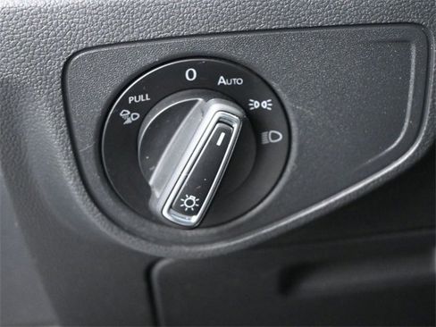 Used 2022 Volkswagen Atlas SE image 20