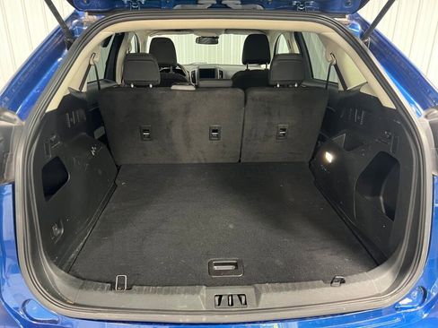 Used 2022 Ford Edge SE w/ Cargo Accessory Package image 7