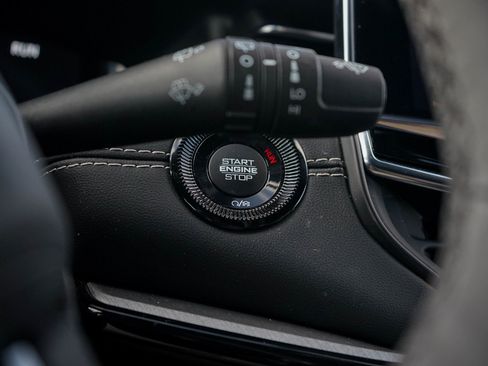 Used 2024 Jeep Compass Limited w/ High Altitude Package image 19