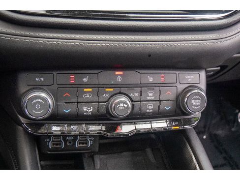 Used 2022 Dodge Durango GT AWD/4WD image 27