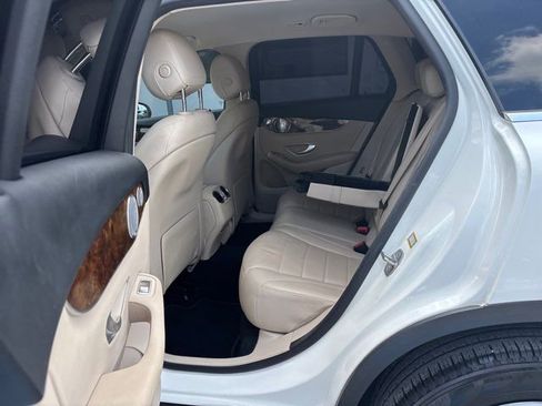 Used 2017 Mercedes-Benz GLC 300 4MATIC w/ Premium 3 Package image 25