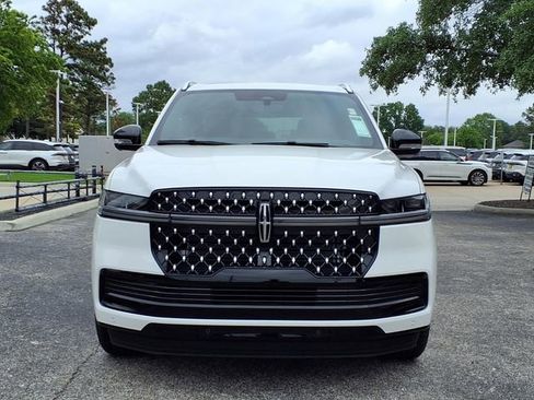 New 2026 Lincoln Navigator L Black Label AWD/4WD image 3