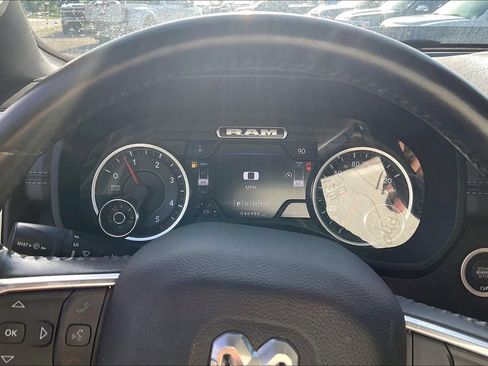 Used 2022 RAM 1500 Laramie AWD/4WD image 17