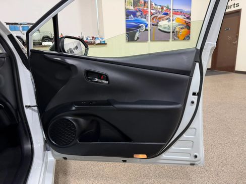Used 2022 Toyota Prius XLE AWD/4WD image 26