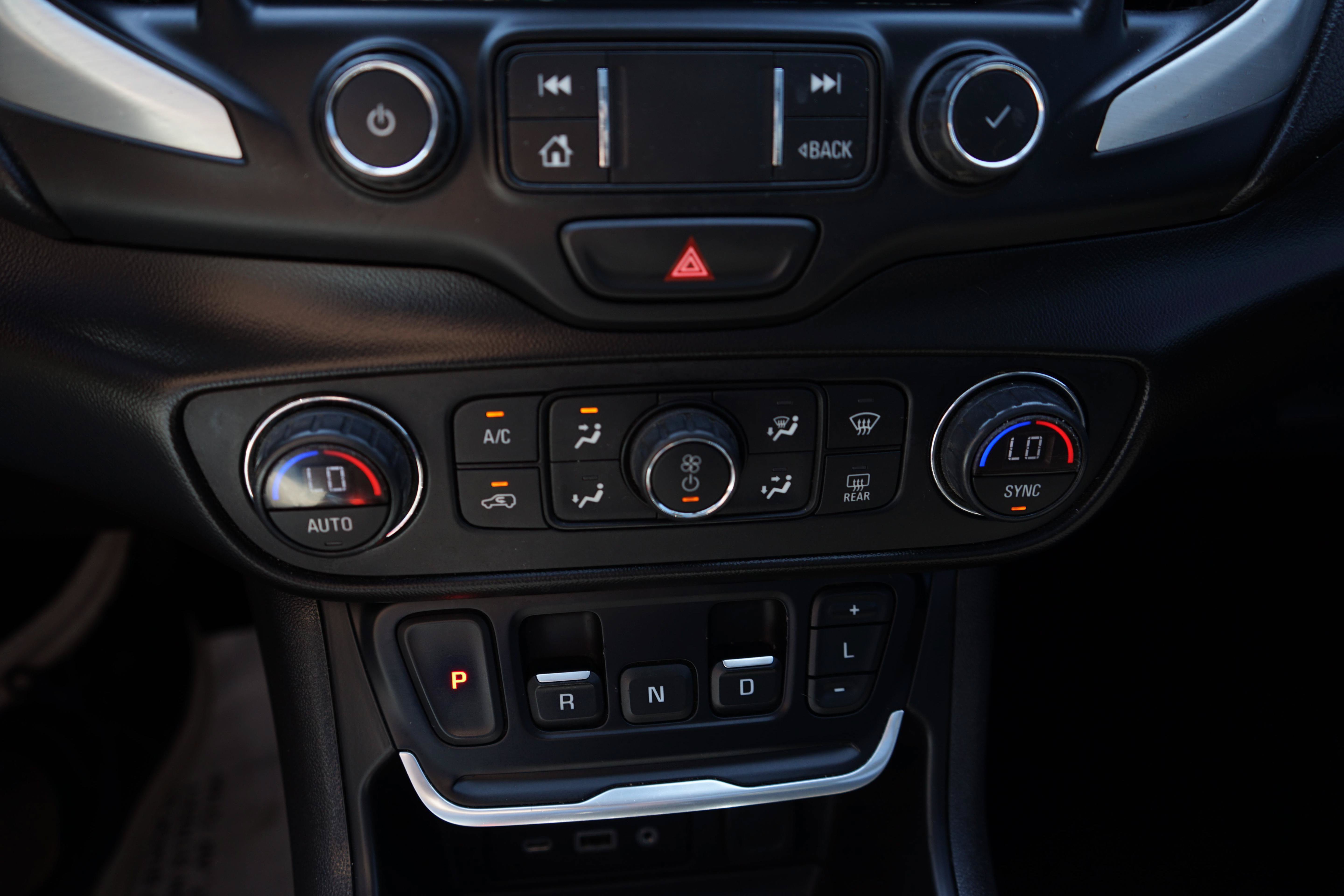 Used 2020 GMC Terrain SLT w/ Preferred Package FWD image 17